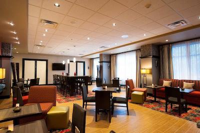 هامپتون بای هیلتون چیلیواک بک