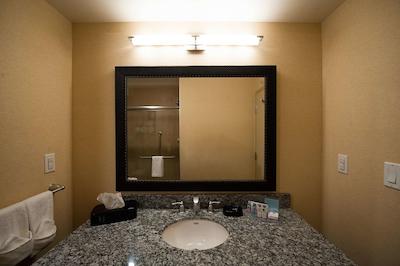 هامپتون بای هیلتون چیلیواک بک