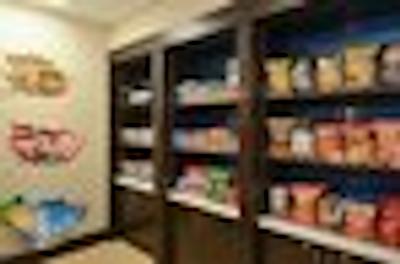 هامپتون این اند سویتز اُکالا