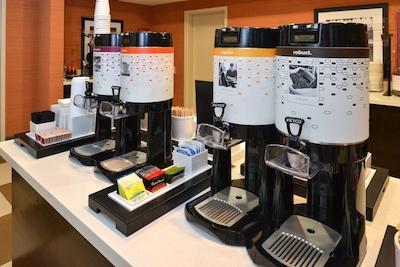 هامپتون این اند سویتز اُکالا