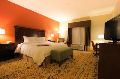 هامپتون این اند سویتز اُکالا