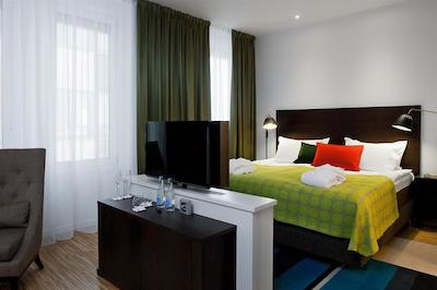 الیت هتل ایدئون