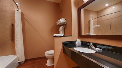 بست وسترن پلاس بادورست هتل اند سویتز