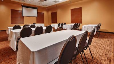 بست وسترن پلاس بادورست هتل اند سویتز