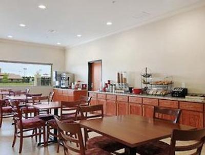 رامادا کلج استیشن