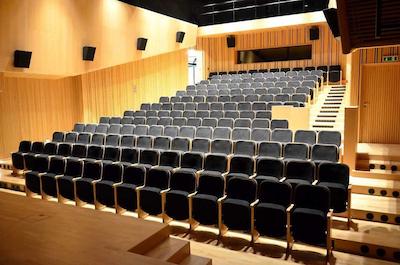 دوبلتری بای هیلتون لدز