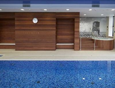 دوبلتری بای هیلتون لدز