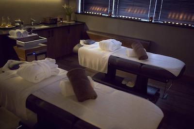 دوبلتری بای هیلتون لدز