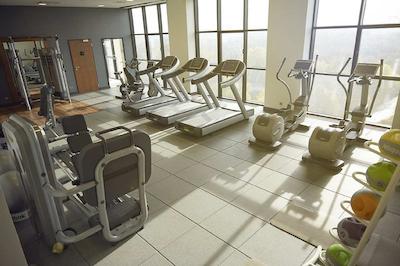 دوبلتری بای هیلتون لدز