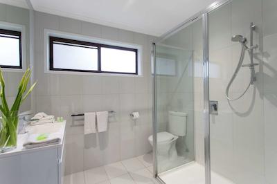 بست وسترن کلنیال ویلیج متل