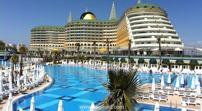 دلفین ایمپریال لارا