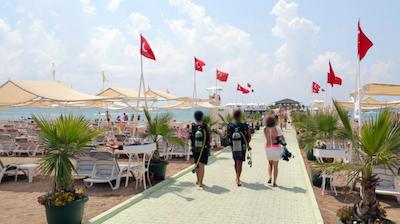 دلفین ایمپریال لارا