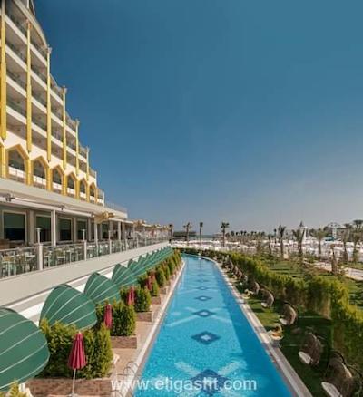 دلفین ایمپریال لارا