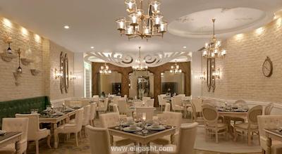 دلفین ایمپریال لارا