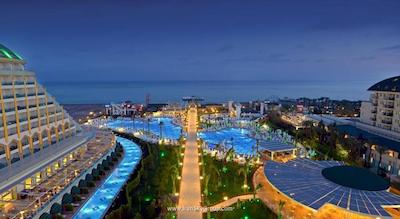 دلفین ایمپریال لارا