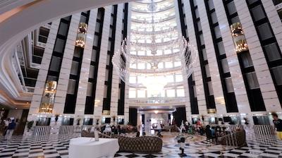 دلفین ایمپریال لارا