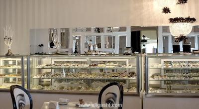 دلفین ایمپریال لارا