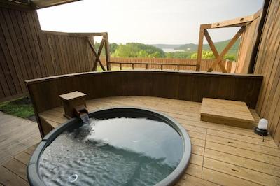 هکوتن نو اُکا لاک اباشیری تسوروگا ریزرت