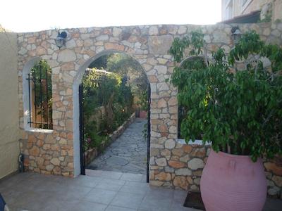 ماریا فلرا اپارتمنتز