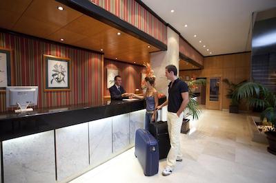 ب لیو ادولتز اُنلی تنریف