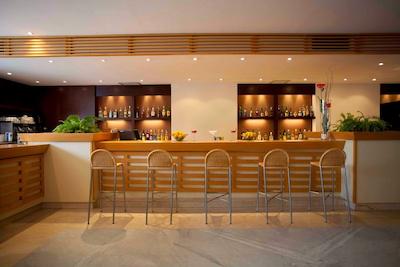 ب لیو ادولتز اُنلی تنریف