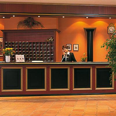 سُرات هتل براندنبورگ