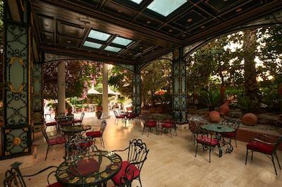 کلاب هتل سرا