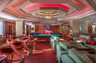 کلاب هتل سرا