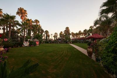 کلاب هتل سرا