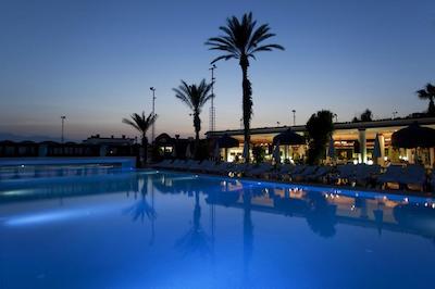 کلاب هتل سرا