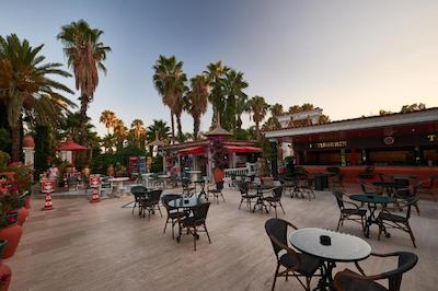 کلاب هتل سرا