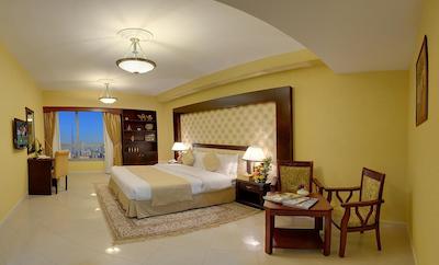 دیره سوئیتس هتل آپارتمان