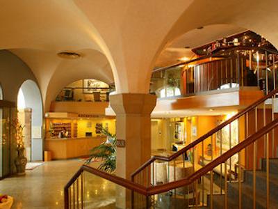 ا اند اُ کارلسروه هاوپتباهنهف