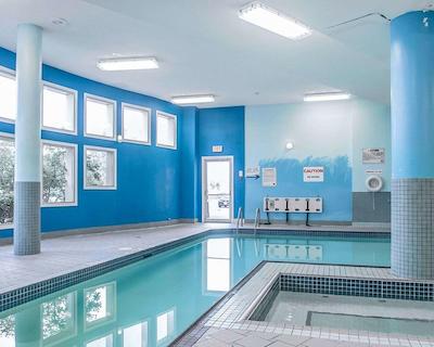 کمفرت ترنتو آیرپرت نرد