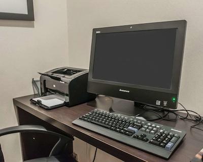 کمفرت ترنتو آیرپرت نرد