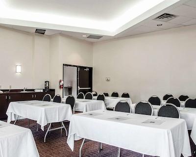 کمفرت ترنتو آیرپرت نرد