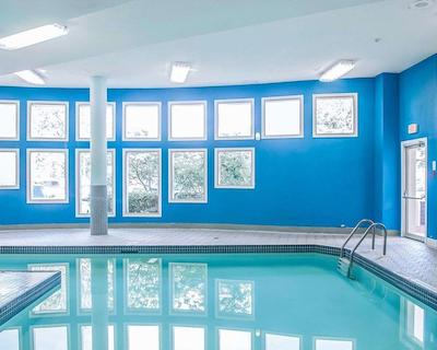 کمفرت ترنتو آیرپرت نرد