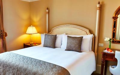 سان کلمنت پالاس کمپینسکی ونیس