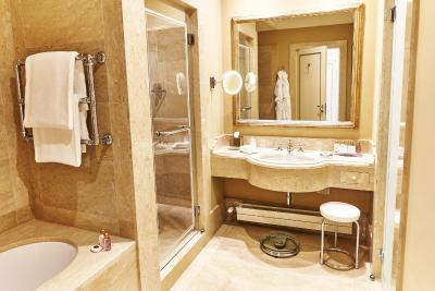 سان کلمنت پالاس کمپینسکی ونیس