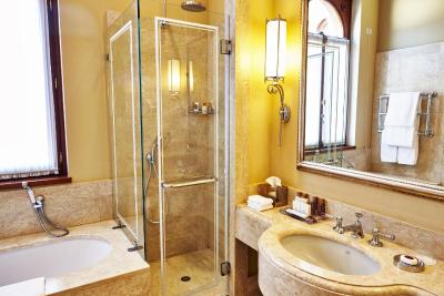 سان کلمنت پالاس کمپینسکی ونیس