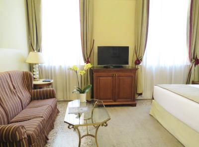 سان کلمنت پالاس کمپینسکی ونیس