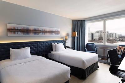 هیلتون استراند