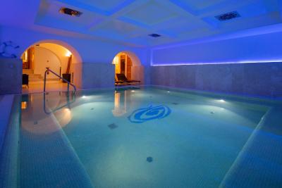 لوکس رس گاردن هتل