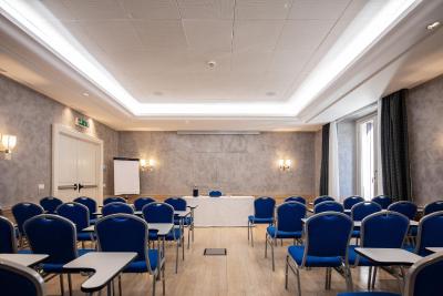 لوکس رس گاردن هتل