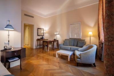 لوکس رس گاردن هتل