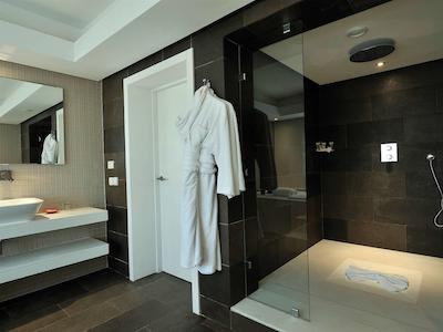 پولمان مازاگان ریال گولف اند اسپا هتل