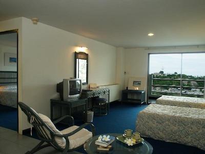 بلو واو هتل هوا هین