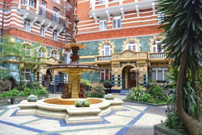 51 بوکینگهام گات تاج سویتز اند رسیدنسز