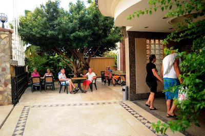 کینگز از هتل