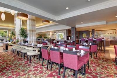 هیلتون گاردن این کالگاری آیرپرت